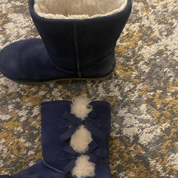 navy blue uggs - Picture 3 of 5
